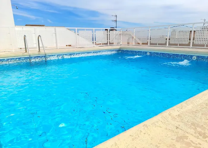 Apartamento Con Piscina Cerca De La Playa